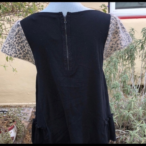 L Leifsdottir sweater top with leopard sleeves - Picture 3 of 6